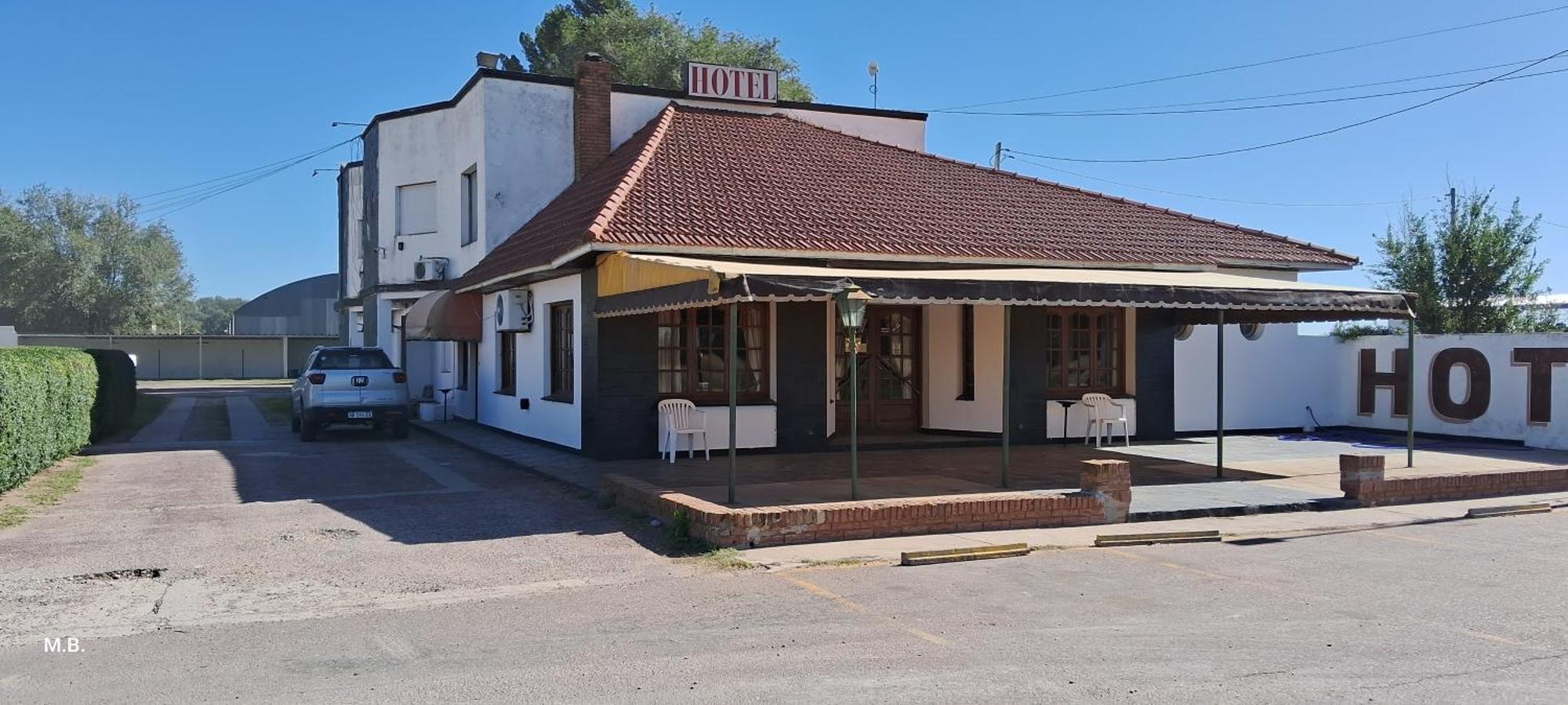 Hotel Y Restaurant Don Quijote Macachin  Exterior photo