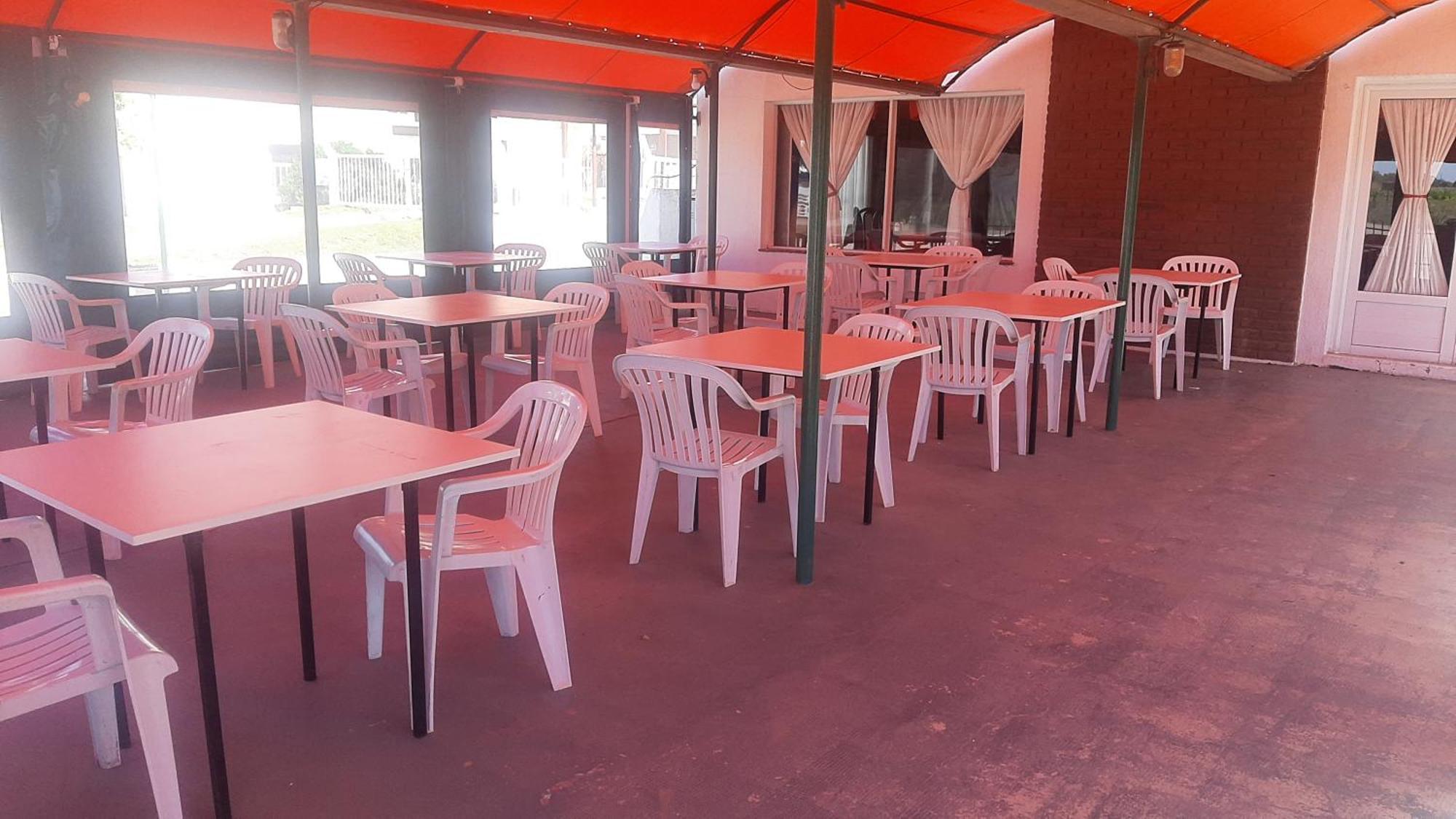 Hotel Y Restaurant Don Quijote Macachin  Exterior photo